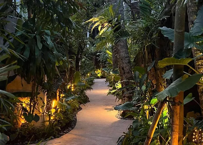 Jungle Flower * Ubud